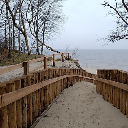 Szary Domek Nad Jeziorem Kolczewo Esterno foto